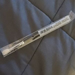 YOUNIQUE fluffy crease brush